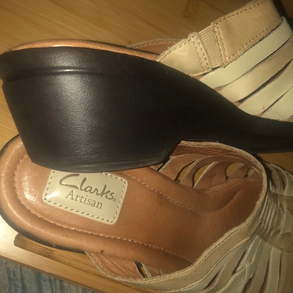 Clarks sandals - Picture 2 of 3